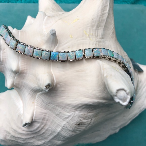 Jewelry - Genuine opal bracelet 14.75ct